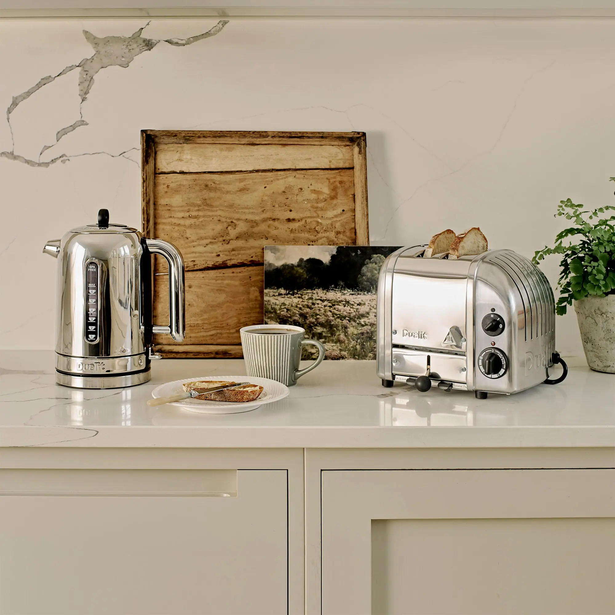 Classic 2-Slot Toaster, Polished Chrome 4