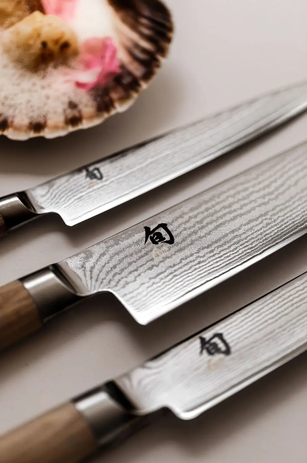 Shun Classic White Chef’s Knife 20cm 2